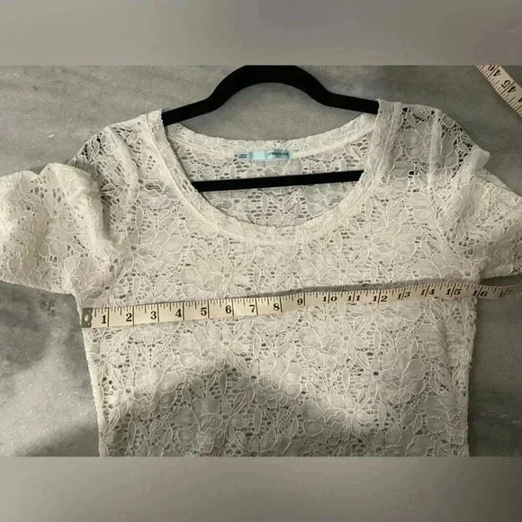 Maurice’s White Lace Stretch Short Sleeve Tree Sheer Pullover Scoop Neck Size S - Picture 7 of 9